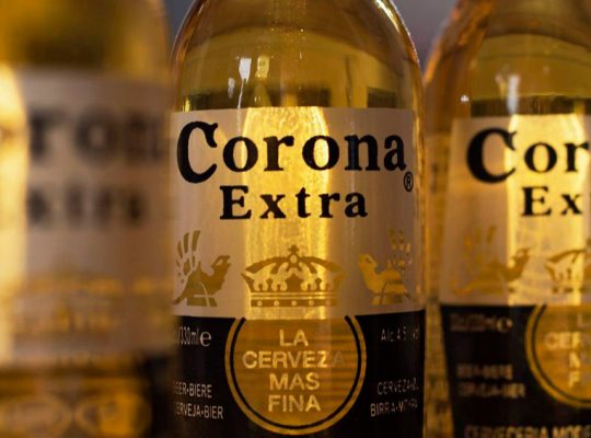 Coronavirus y cerveza coronita